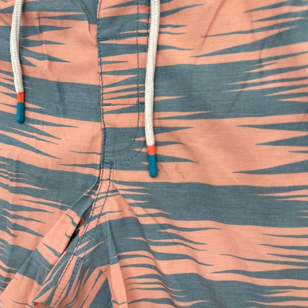 Chubbies Board Shorts Mens 30 Swim Trunks Peach Blue Ikat Pattern Stretch